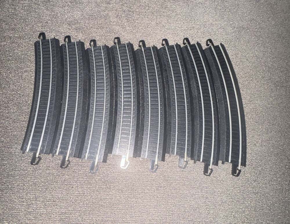 Bachmann E-Z Track 22 Inch Radius Curved Track Lot of 8